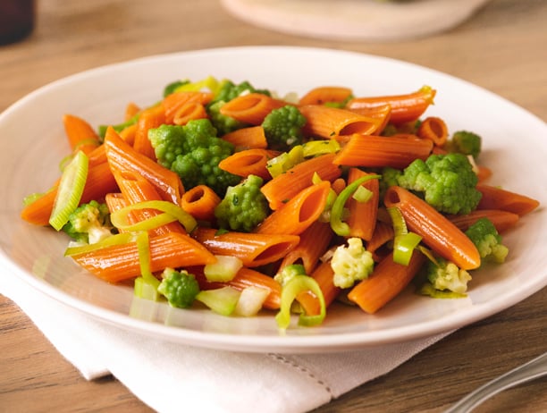 Ricetta Penne di lenticchie rosse con broccoli porro e prezzemolo